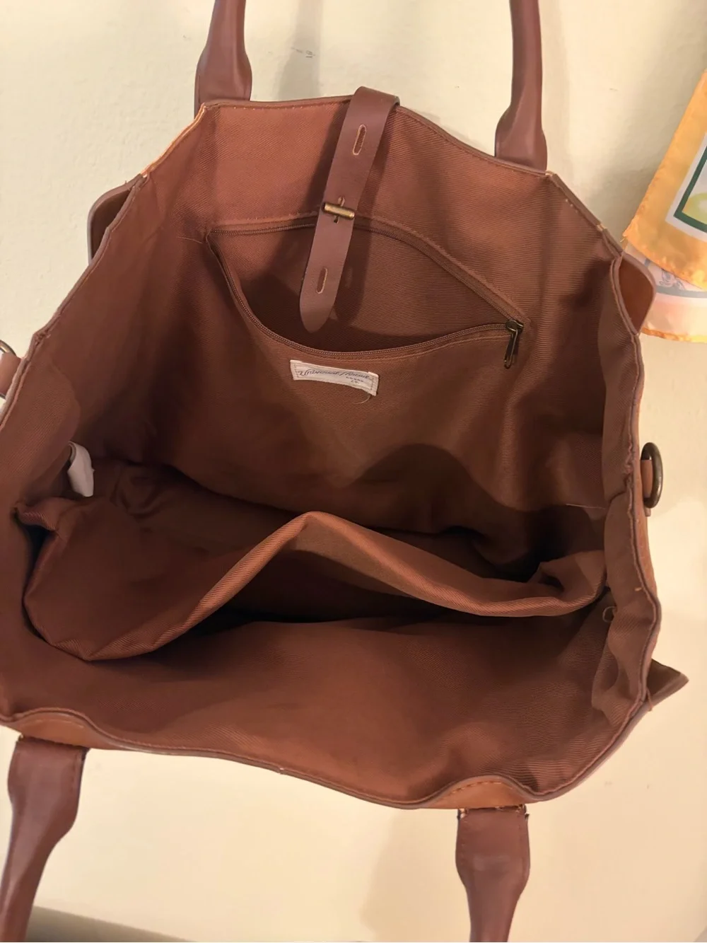 N/A spacious brown